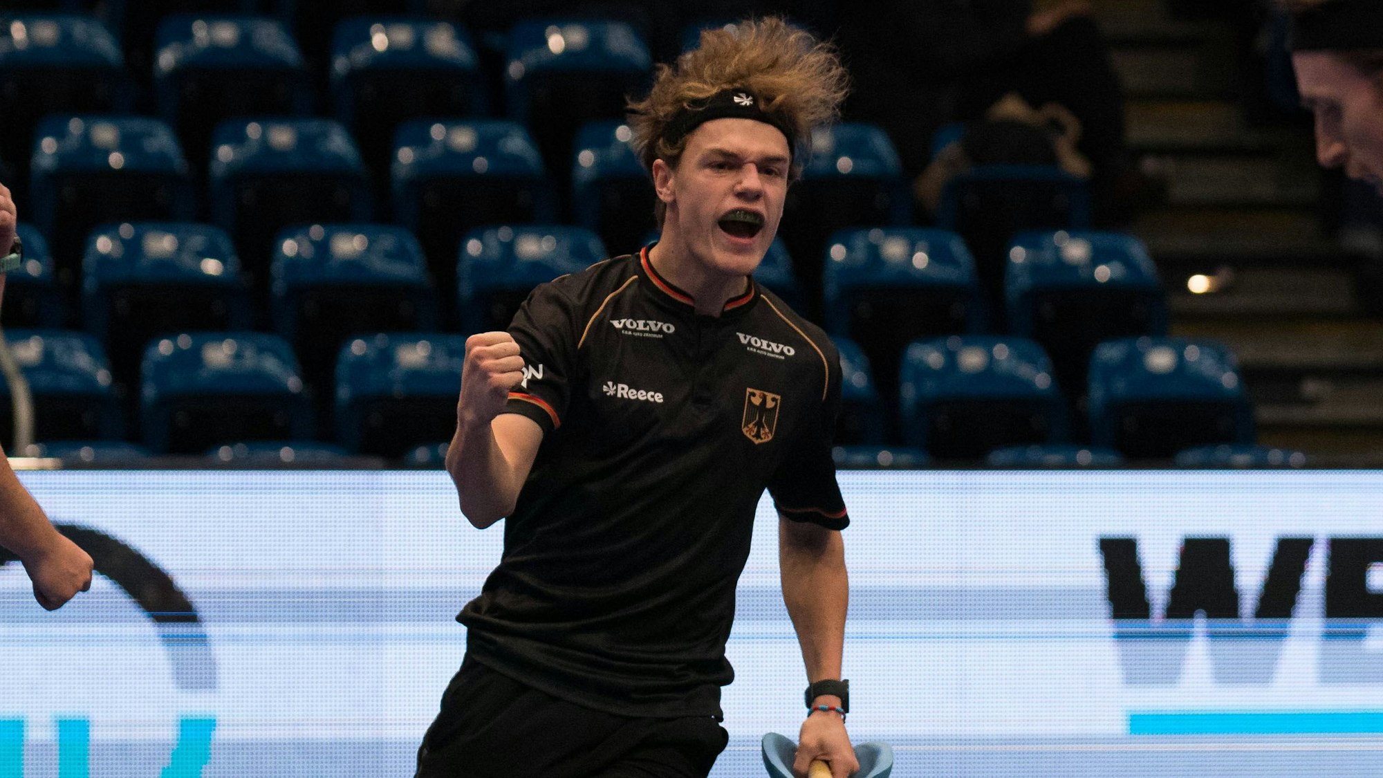 EuroHockey Indoor Championships Men 2022, Deutschland vs. Schweiz, 09.12.2022 EuroHockey Indoor Championships Men, Hamburg 07.12-10.12.2022, Gruppenphase, Deutschland vs. Schweiz, 09.12.2022, Jubel nach Tor durch Michel Struthoff 25 Deutschland *** EuroHockey Indoor Championships Men 2022, Germany vs Switzerland, 09 12 2022 EuroHockey Indoor Championships Men, Hamburg 07 12 10 12 2022, group stage, Germany vs Switzerland, 09 12 2022, cheering after goal by Michel Struthoff 25 Germany Copyright: xBEAUTIFULxSPORTS/Mohwinkelx