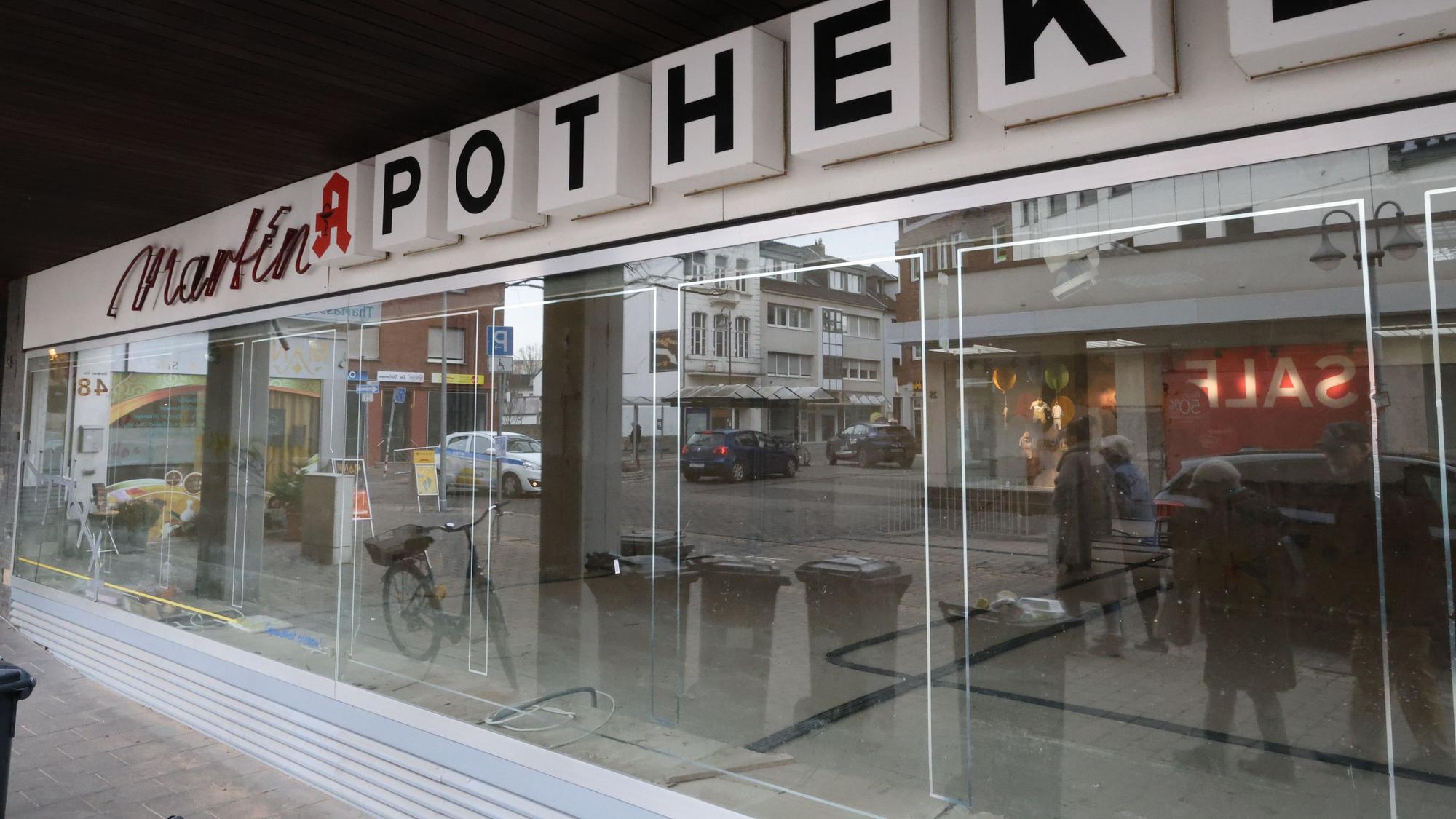 Die Martin-Apotheke in Euskirchen ist seit der Flut geschlossen.