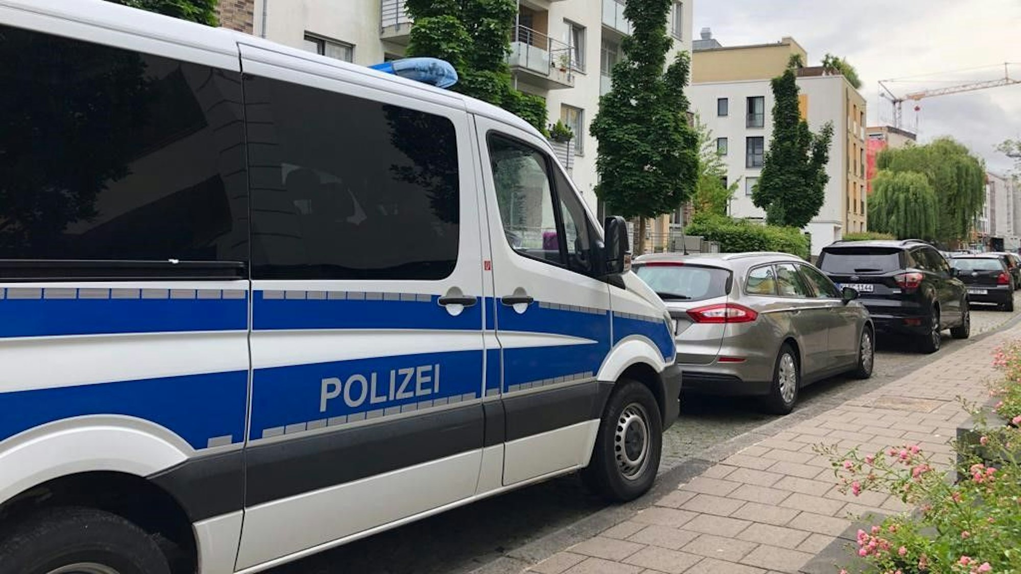 Foto von der Razzia in Zollstock im Fall Babysitter-Vergewaltigungen