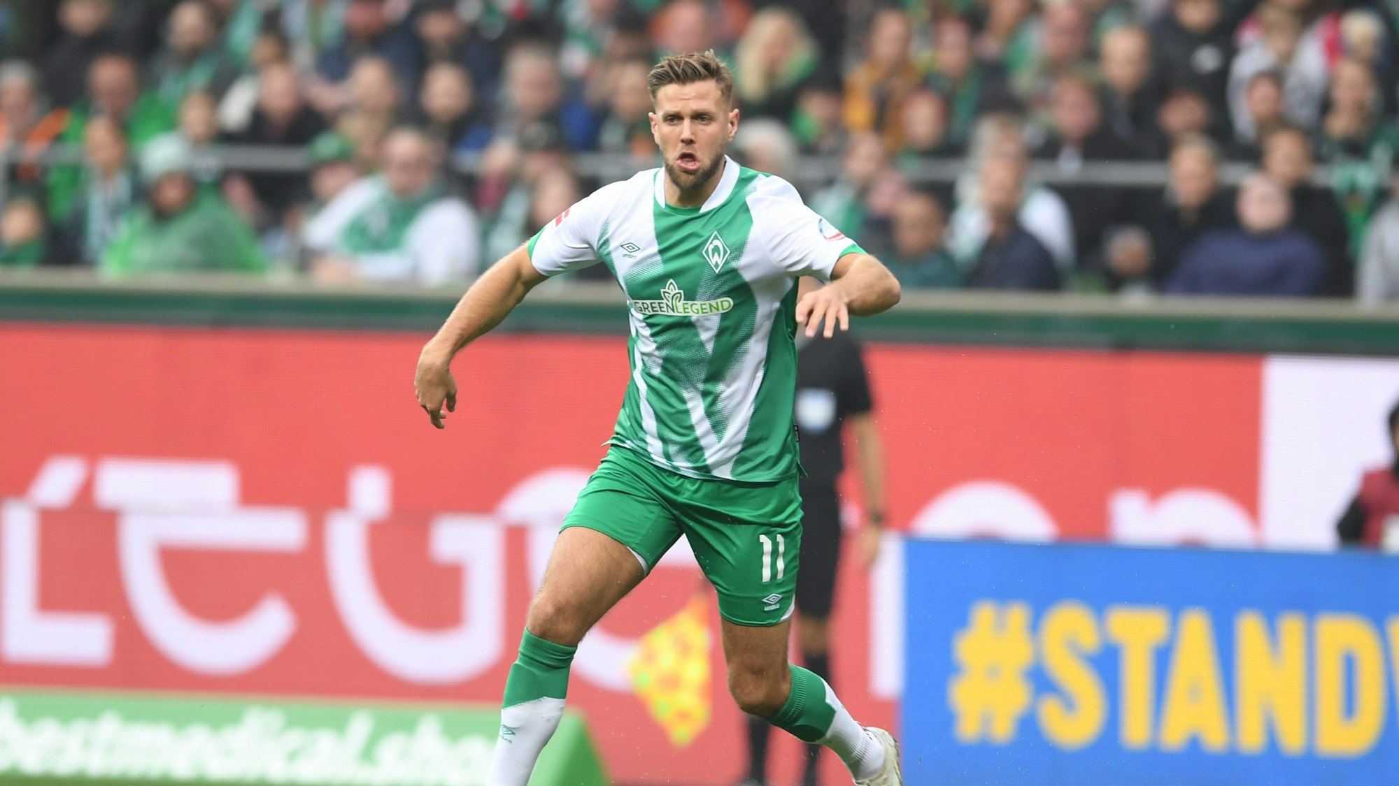 ARCHIV - 15.10.2022, Bremen: Fußball: Bundesliga, Testspiele, Niclas Füllkrug trifft zum 1:0 Sieg von Werder Bremen beim FC Schalke 04. (zu dpa: «Füllkrug sichert Werder 1:0-Sieg im Test beim FC Schalke 04») Foto: Carmen Jaspersen/dpa - WICHTIGER HINWEIS: Gemäß den Vorgaben der DFL Deutsche Fußball Liga bzw. des DFB Deutscher Fußball-Bund ist es untersagt, in dem Stadion und/oder vom Spiel angefertigte Fotoaufnahmen in Form von Sequenzbildern und/oder videoähnlichen Fotostrecken zu verwerten bzw. verwerten zu lassen. +++ dpa-Bildfunk +++