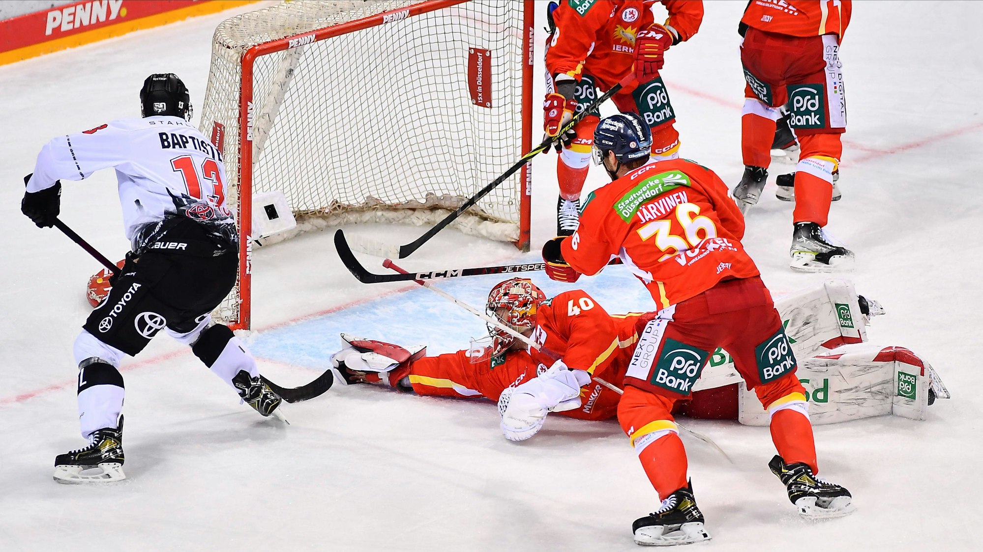 DUESSELDORF, GERMANY - 20.01.23: Hockey match DEL Düsseldorfer EG - Kölner Haie PUBLICATIONxNOTxINxRUS Copyright: xVITALIIxKLIUIEVx