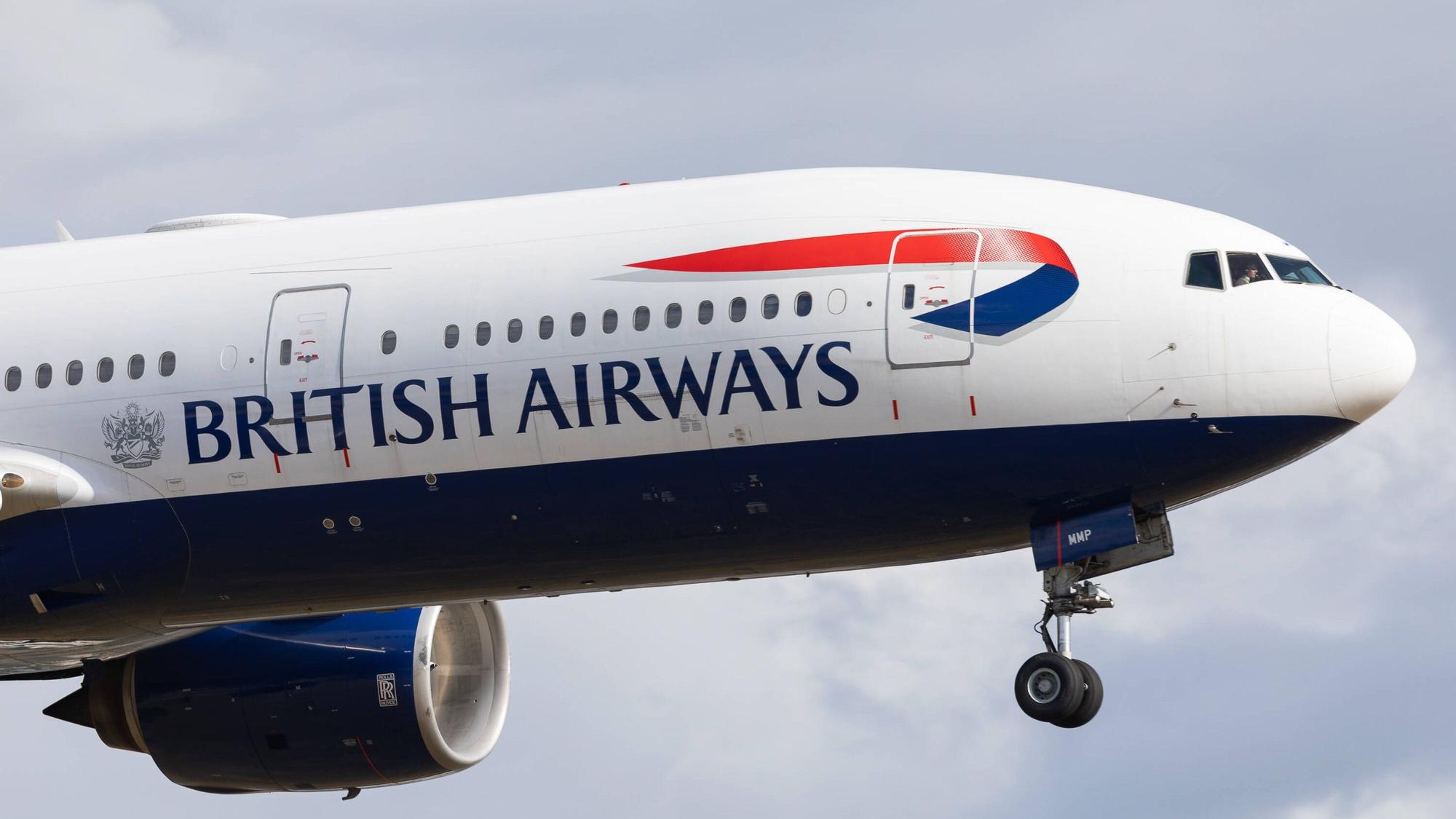 Eine Boeing 777 der Fluggesellschaft British Airways musste auf den Bermuda-Inseln notlanden. Es hatte einen medizinischen Notfall an Bord gegeben. (Symbolbild)