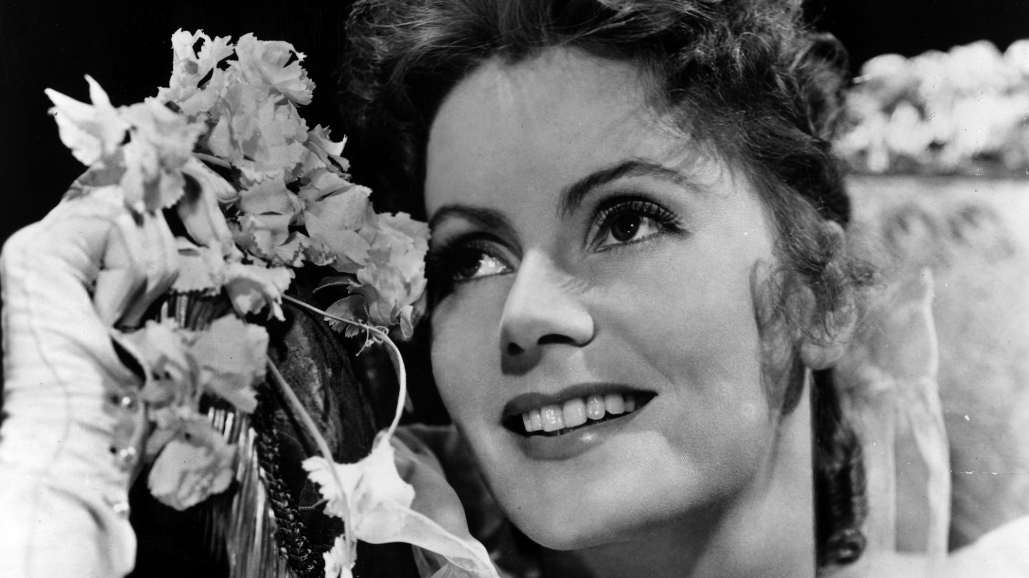 Greta Garbo mit Kamelien.