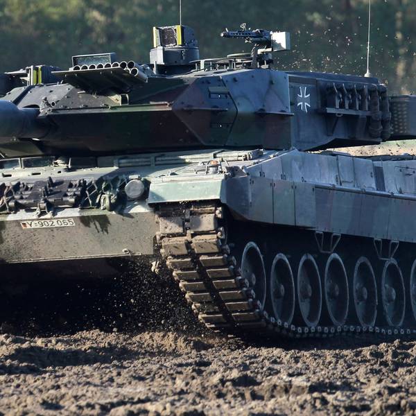 Ein Leopard-2-Panzer bei einer Bundeswehr-Präsentation in Hannover. (Archivbild)