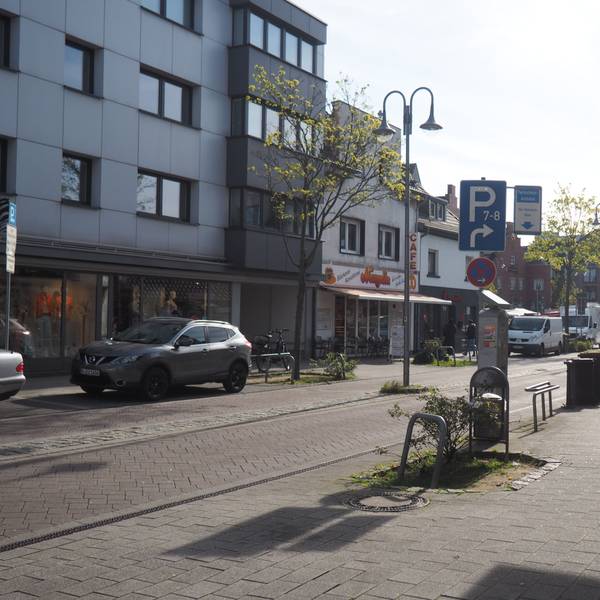 Venloer Straße in Pulheim.