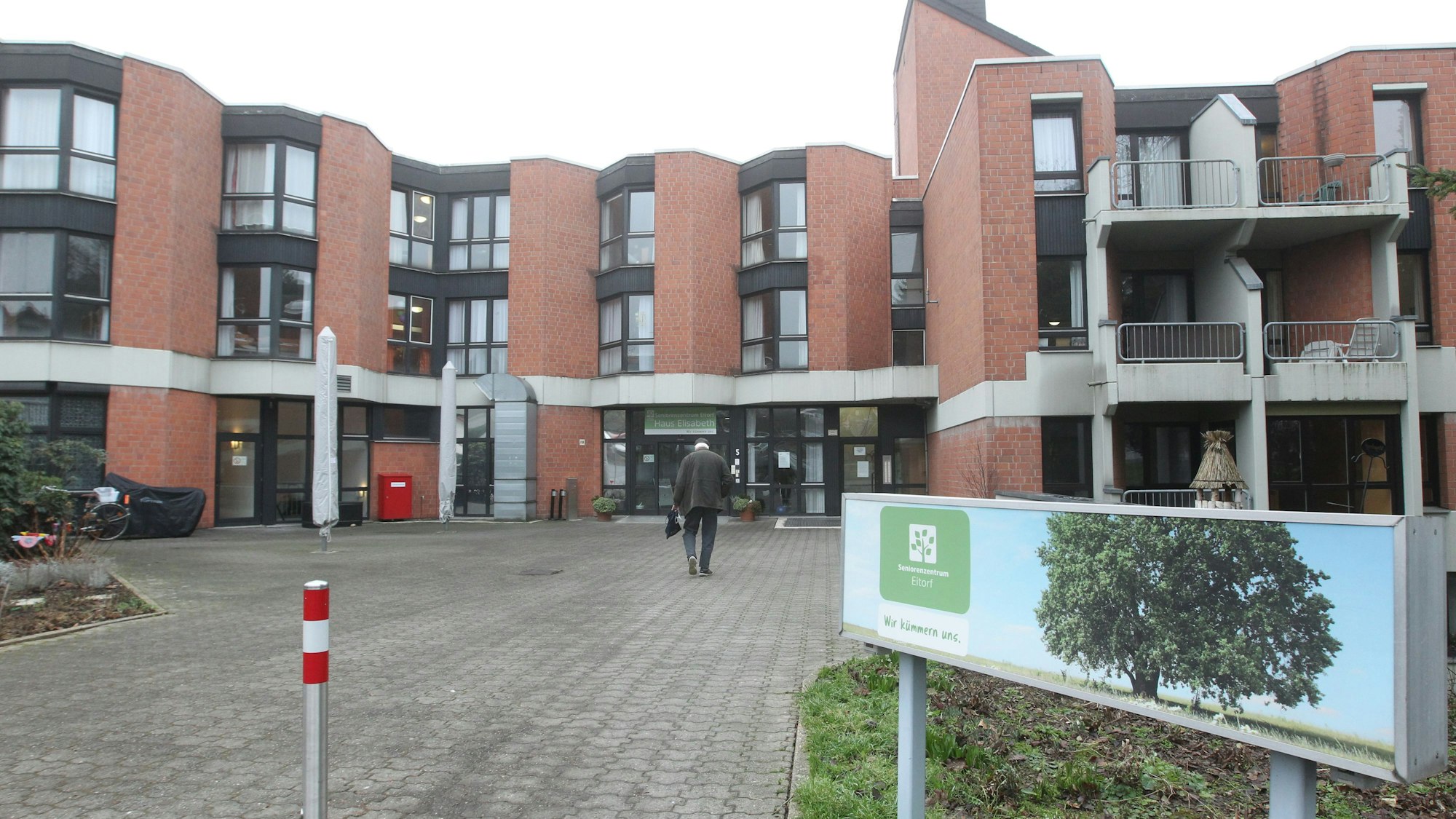 Der Eingang eines Seniorenzentrums in Eitorf.