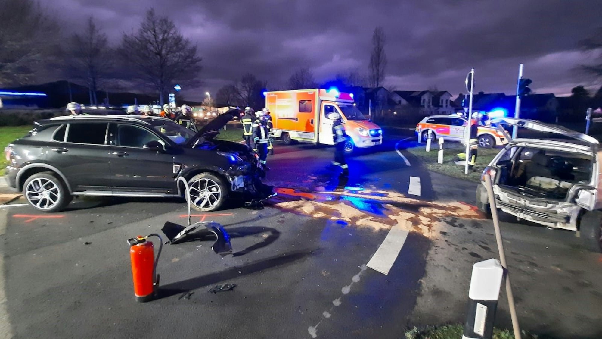 Einen Unfall in Oberpleis hat ein elektrische Limousine verursacht.