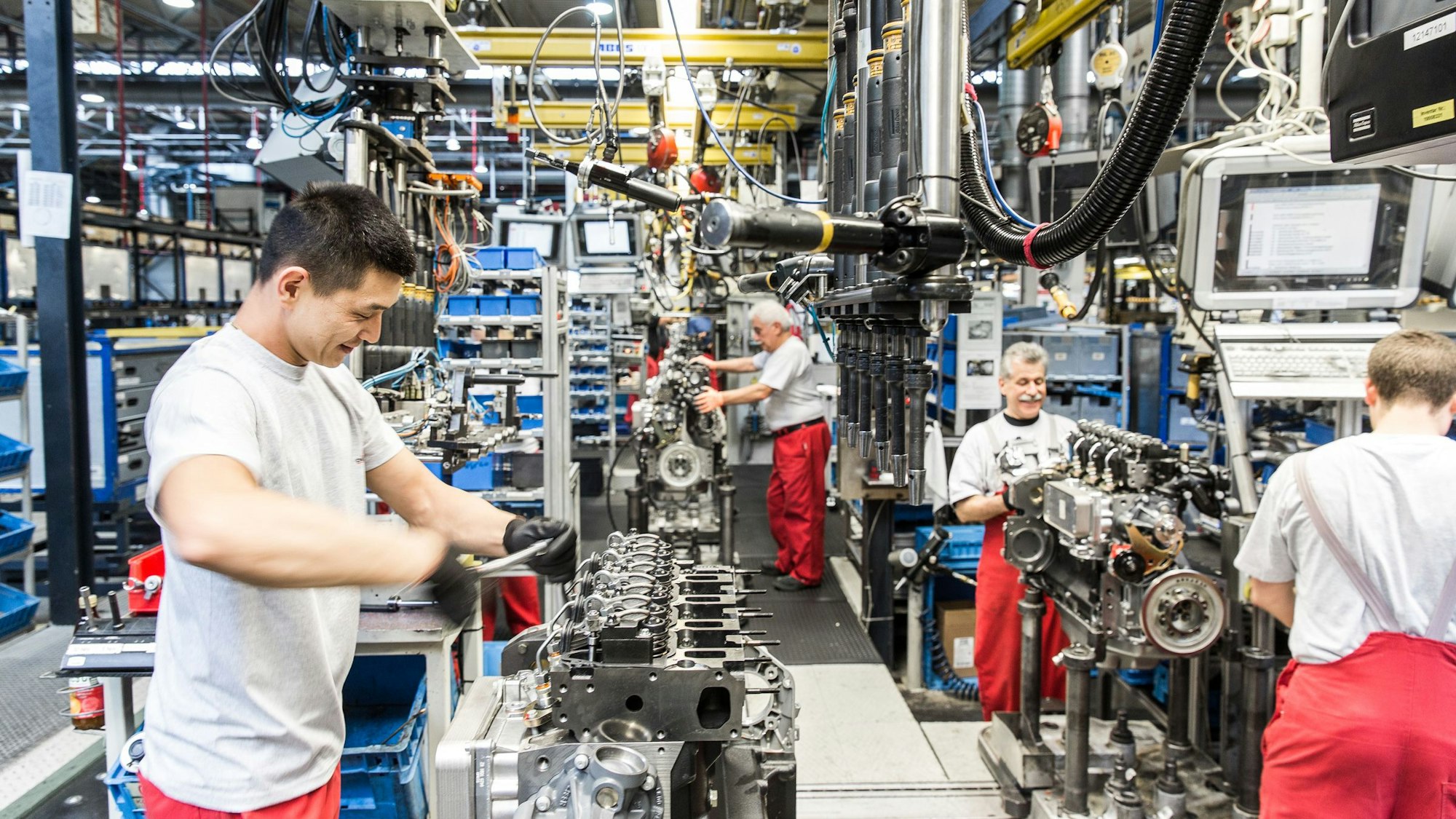 Motorenfertigung bei der Deutz AG in Köln.