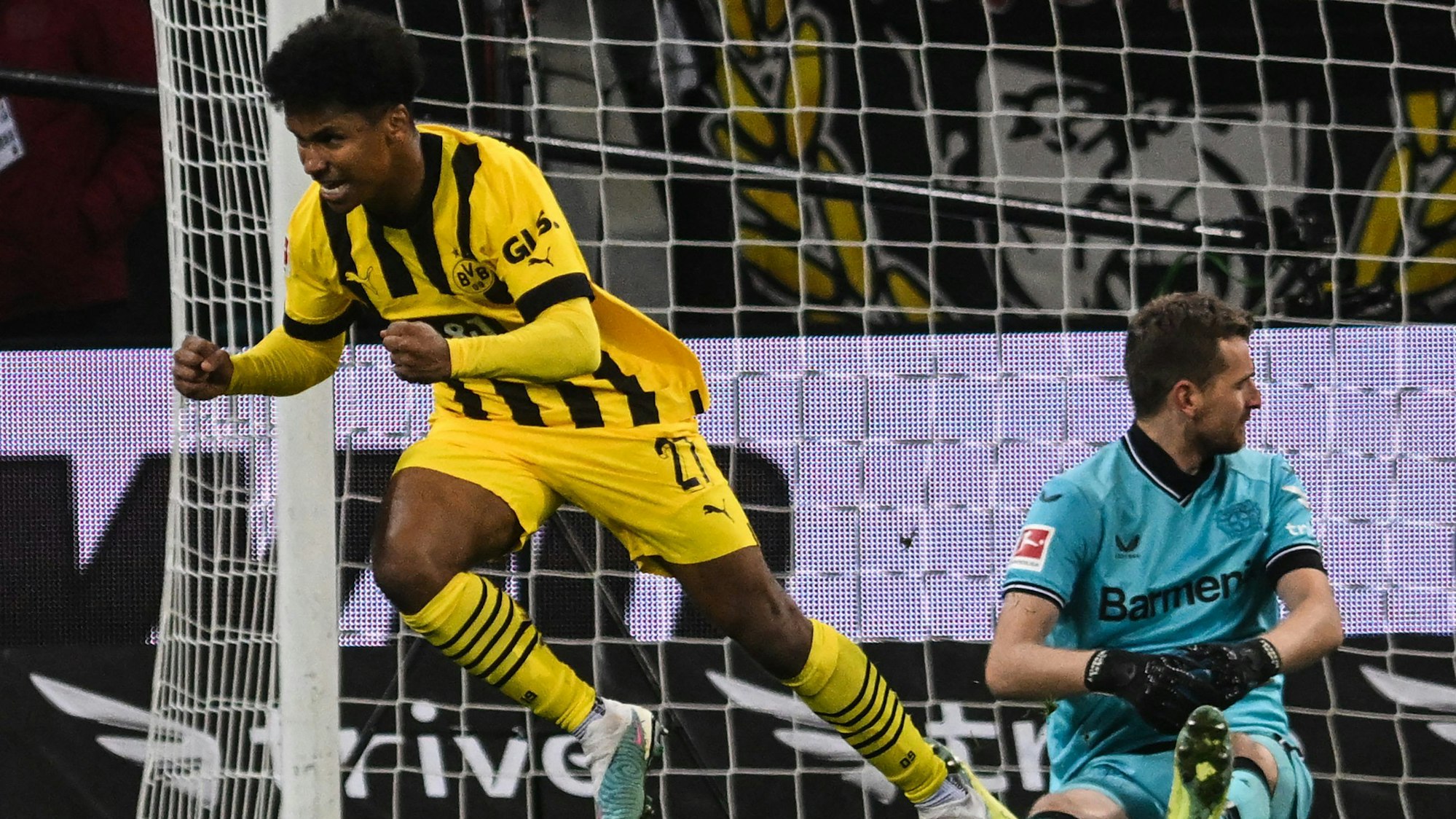 Dortmunds Karim Adeyemi feiert seinen Treffer zum 0:1.