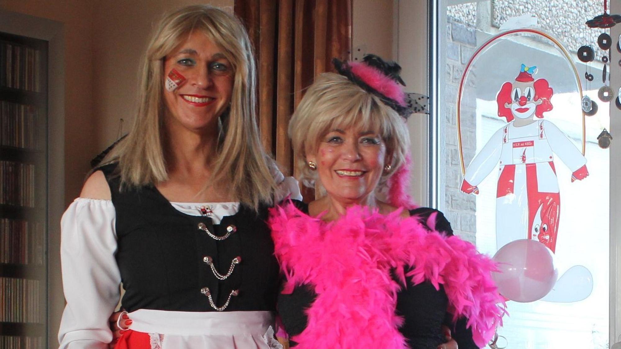Laura und Gisela Schaldach an Karneval 2013, noch vor dem Outing.