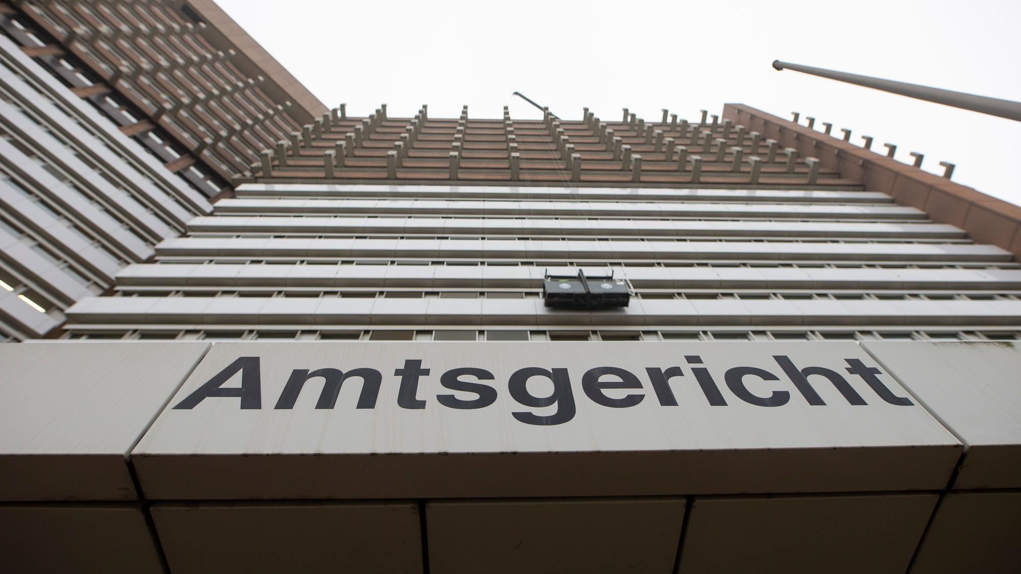 Eine Großfamilie muss sich vor Gericht verantworten.