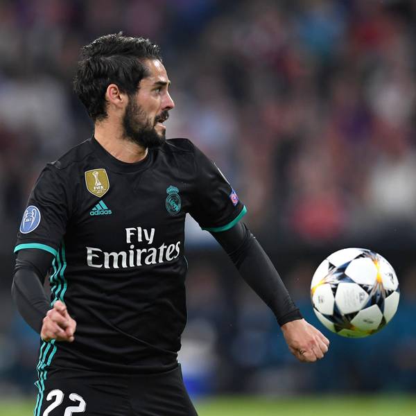 Isco im Trikot von Real Madrid in Aktion.