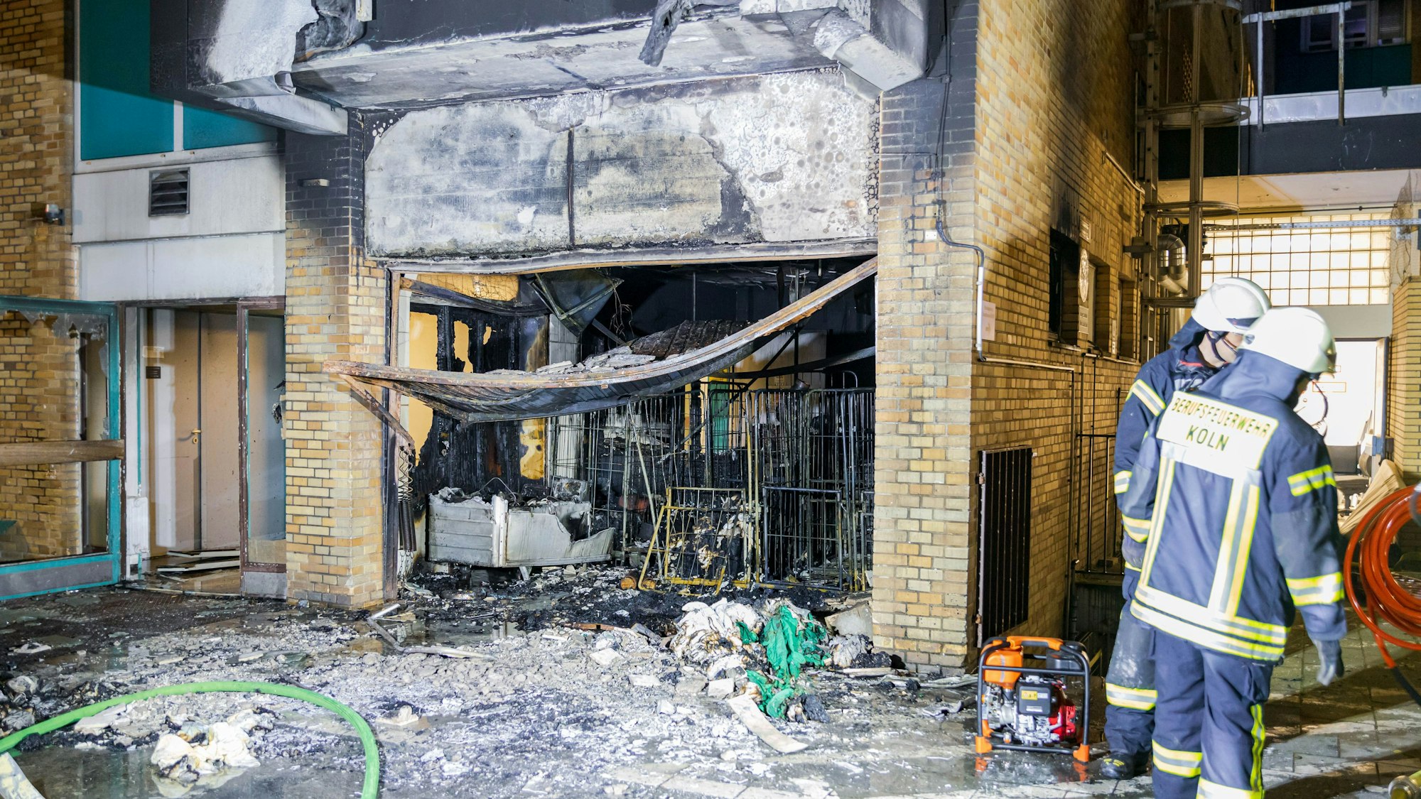 Brand am Evangelischen Krankenhaus in Köln-Lindenthal