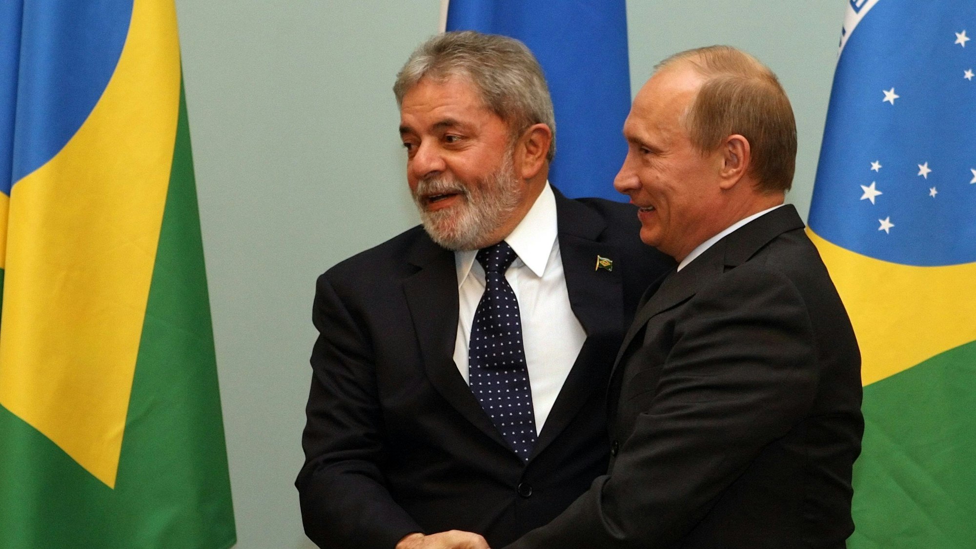 Der russische Präsident Wladimir Putin zusammen mit dem brasilianischen Präsidenten Luiz Ignacio Lula da Silva im Mai 2010. (Archivbild)