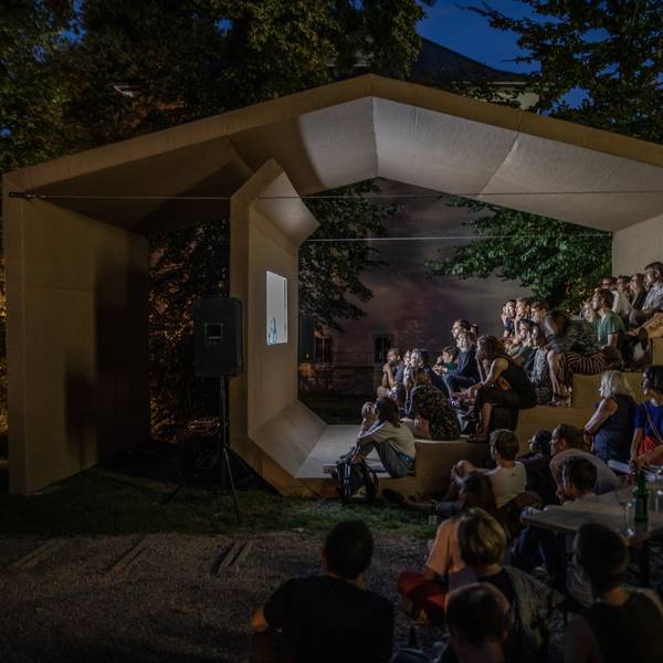 Der Pavillon of moving pictures der Kölner Künstlerin Erika Hock soll von Mitte Juni an zwei Monate auf dem Neumarkt stehen und von Kulturveranstaltern genutzt und bespielt werden.