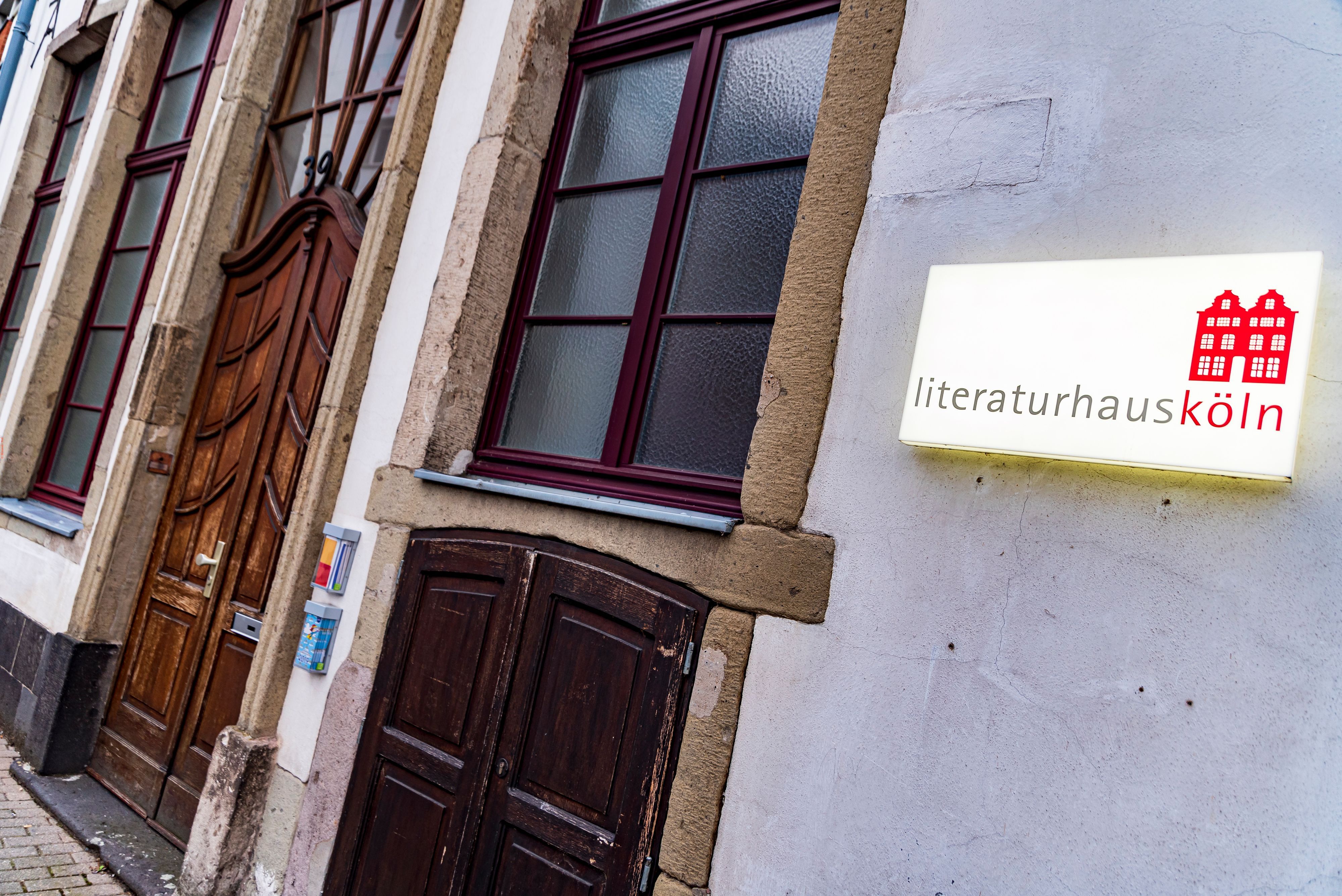Köln Literaturhaus Gebäude Außenansicht
Aufgenommen am: 05.09.2019
Foto: Alexander Roll (Staff)
