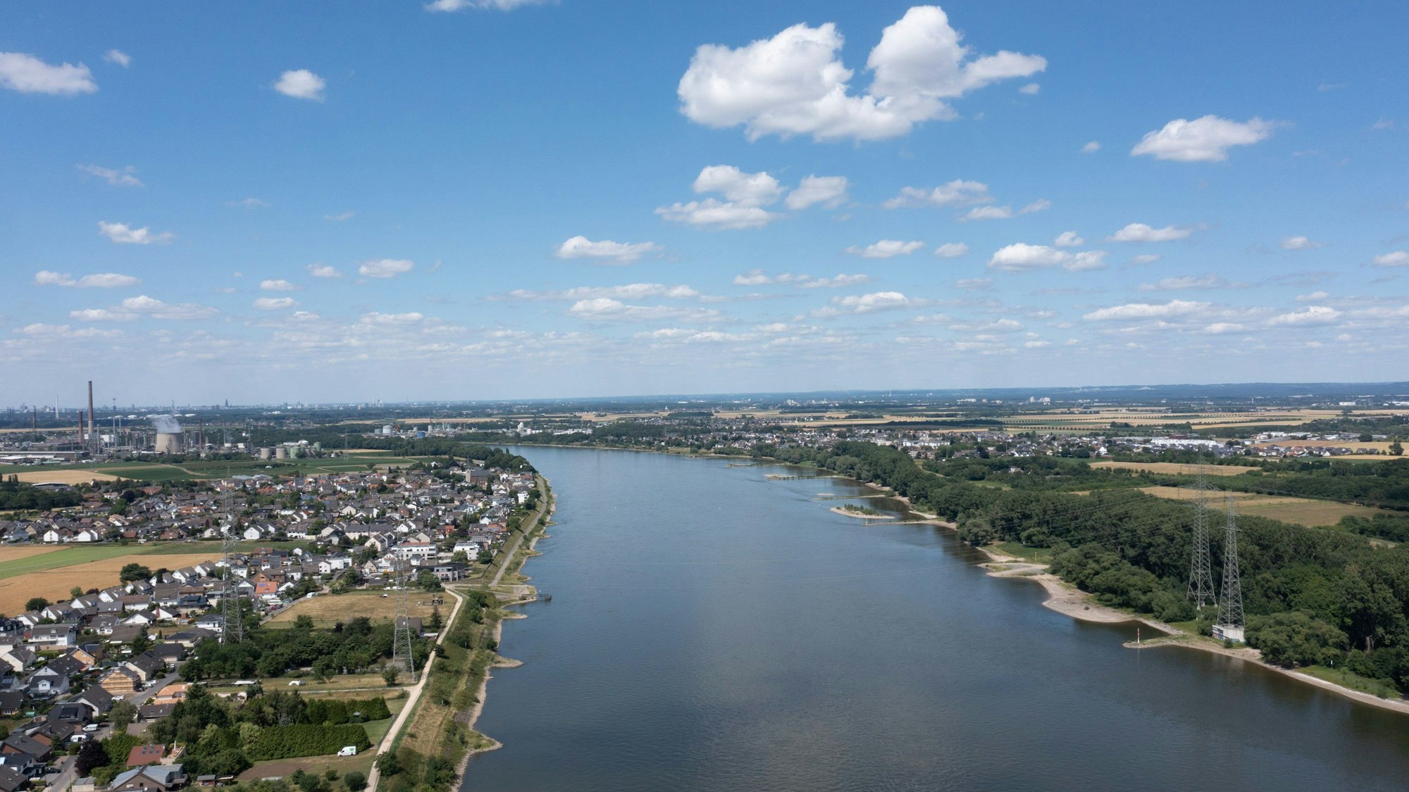 Widdig, Rheinspange. Blick von Widdig rheinabwärts. Foto: Matthias Kehrein