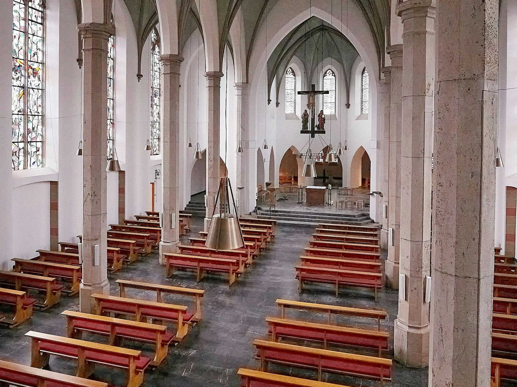 Die Kirche St. Nikolaus in Gemünd von innen.