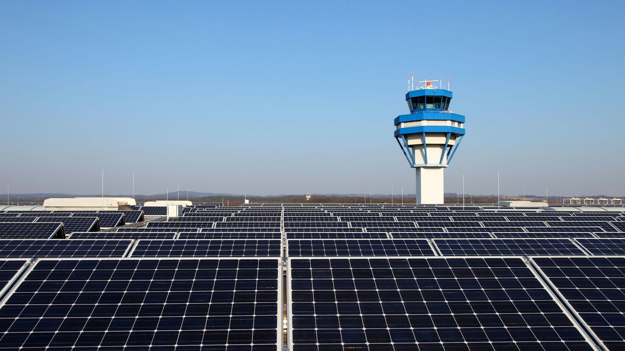 Solardächer am Airport Köln