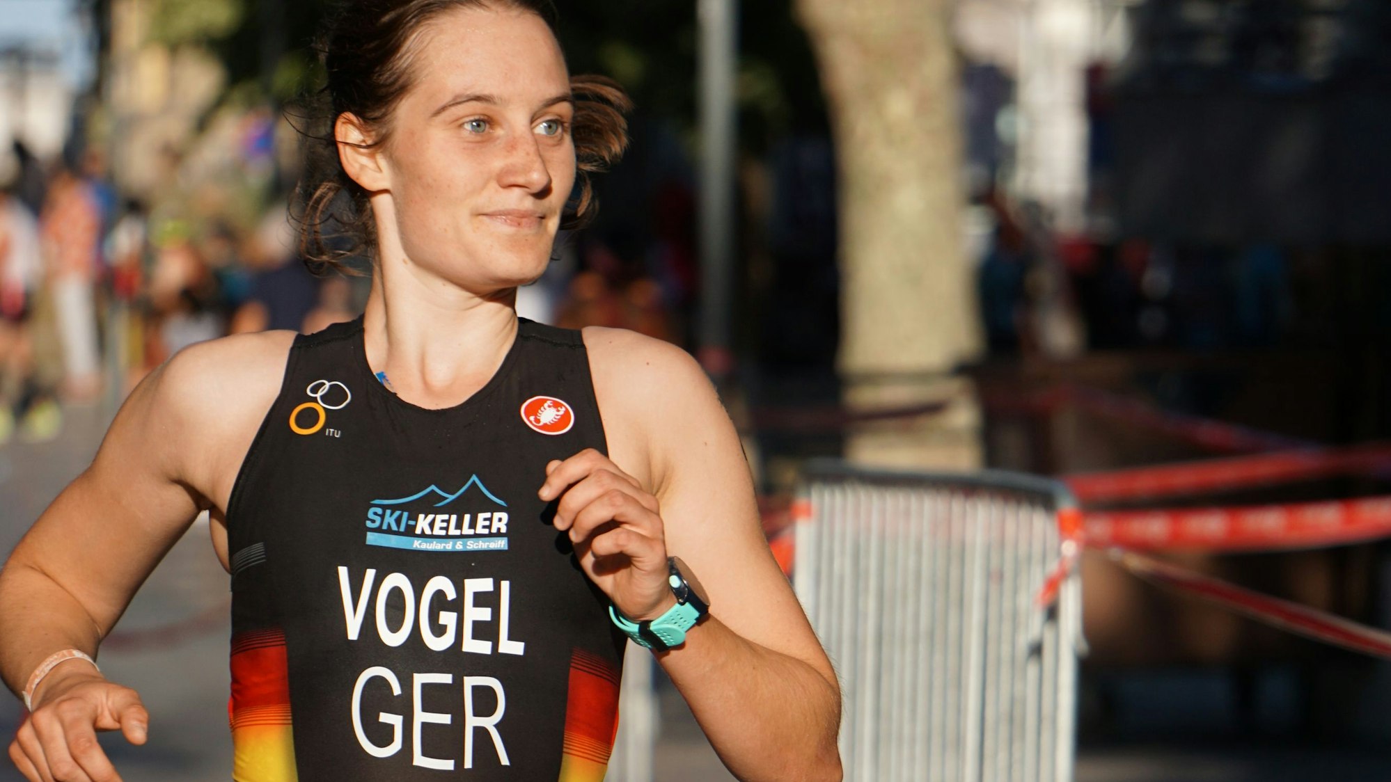 Das Bild zeigt Milena Vogel während eines Rennens.