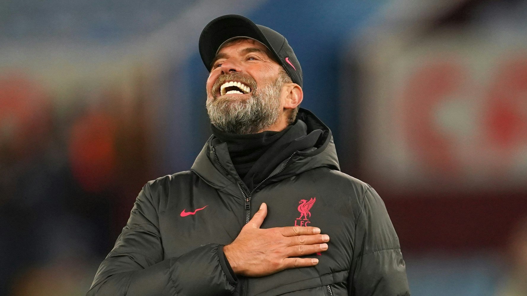 26.12.2022, Großbritannien, Birmingham: Fußball: Premier League, England, 17. Spieltag, Aston Villa - FC Liverpool, Villa Park: Jürgen Klopp, Trainer von FC Liverpool, reagiert nach dem Sieg seiner Mannschaft.