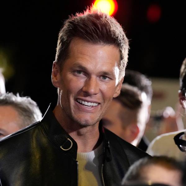 Tom Brady lacht in die Kamera