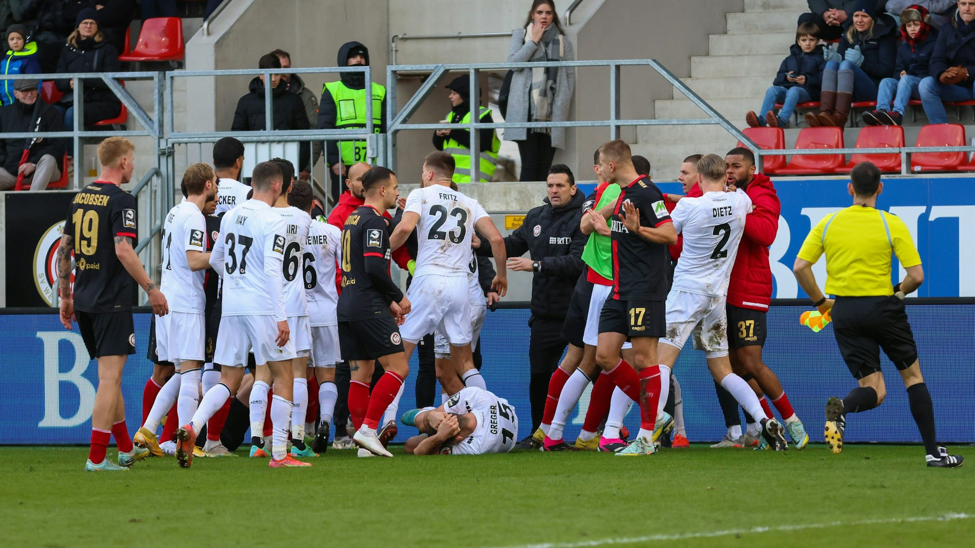 Christoph Greger Viktoria Koeln, 15, Niklas May Viktoria Koeln, 37, Moritz Fritz Viktoria Koeln, 23, Lars Dietz Viktoria Koeln, 2, Timo Gansloweit Schiedsrichter, GER, SV Wehen Wiesbaden vs. Viktoria Koeln, Fussball, 3.Bundesliga , 21.Spieltag, Spielzeit 2022/2023, 04.02.2023 GER, SV Wehen Wiesbaden vs. Viktoria Koeln, Fussball, 3.Bundesliga , 21.Spieltag, Spielzeit 2022/2023, 04.02.2023 Wiesbaden *** Christoph Greger Viktoria Koeln, 15 , Niklas May Viktoria Koeln, 37 , Moritz Fritz Viktoria Koeln, 23 , Lars Dietz Viktoria Koeln, 2 , Timo Gansloweit referee , GER, SV Wehen Wiesbaden vs Viktoria Koeln, Football, 3 Bundesliga , 21 Matchday, Season 2022 2023, 04 02 2023 GER, SV Wehen Wiesbaden vs Viktoria Koeln, Football, 3 Bundesliga , 21 Matchday, Season 2022 2023, 04 02 2023 Wiesbaden Copyright: xEibner-Pressefoto/UlrichxScherbax EP_EER