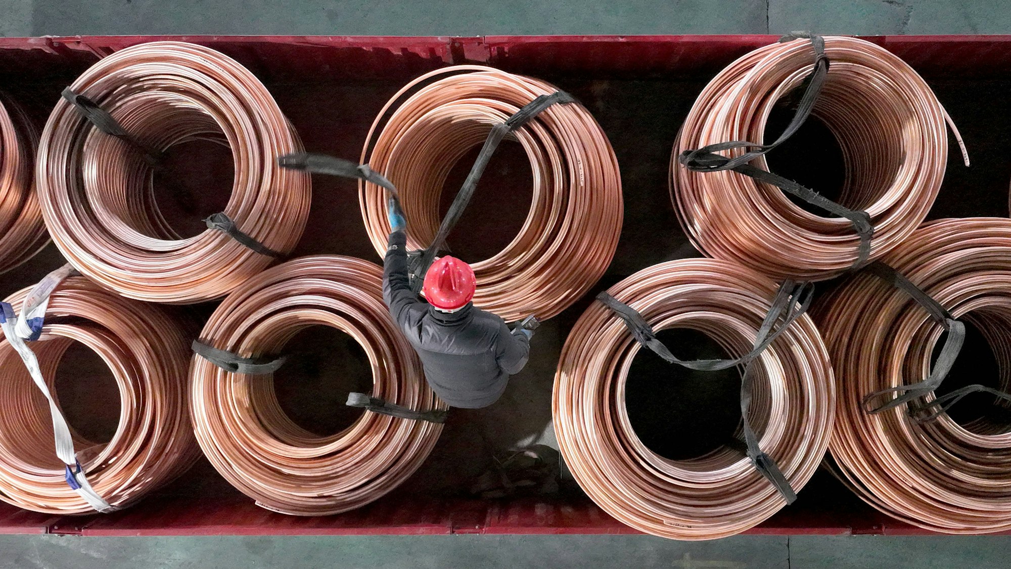 Rollen mit Kupferkabel