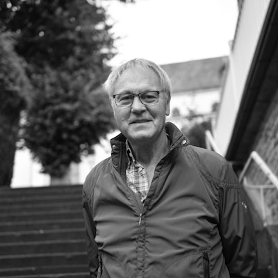 Ein schwarz/weiß Foto von Hansi Schmidt