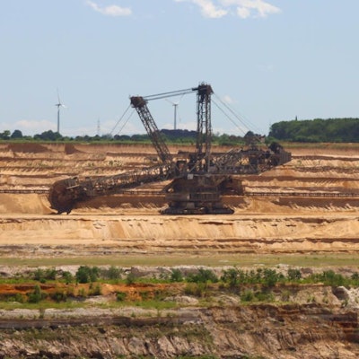 Ein Grossbagger im Tagebau