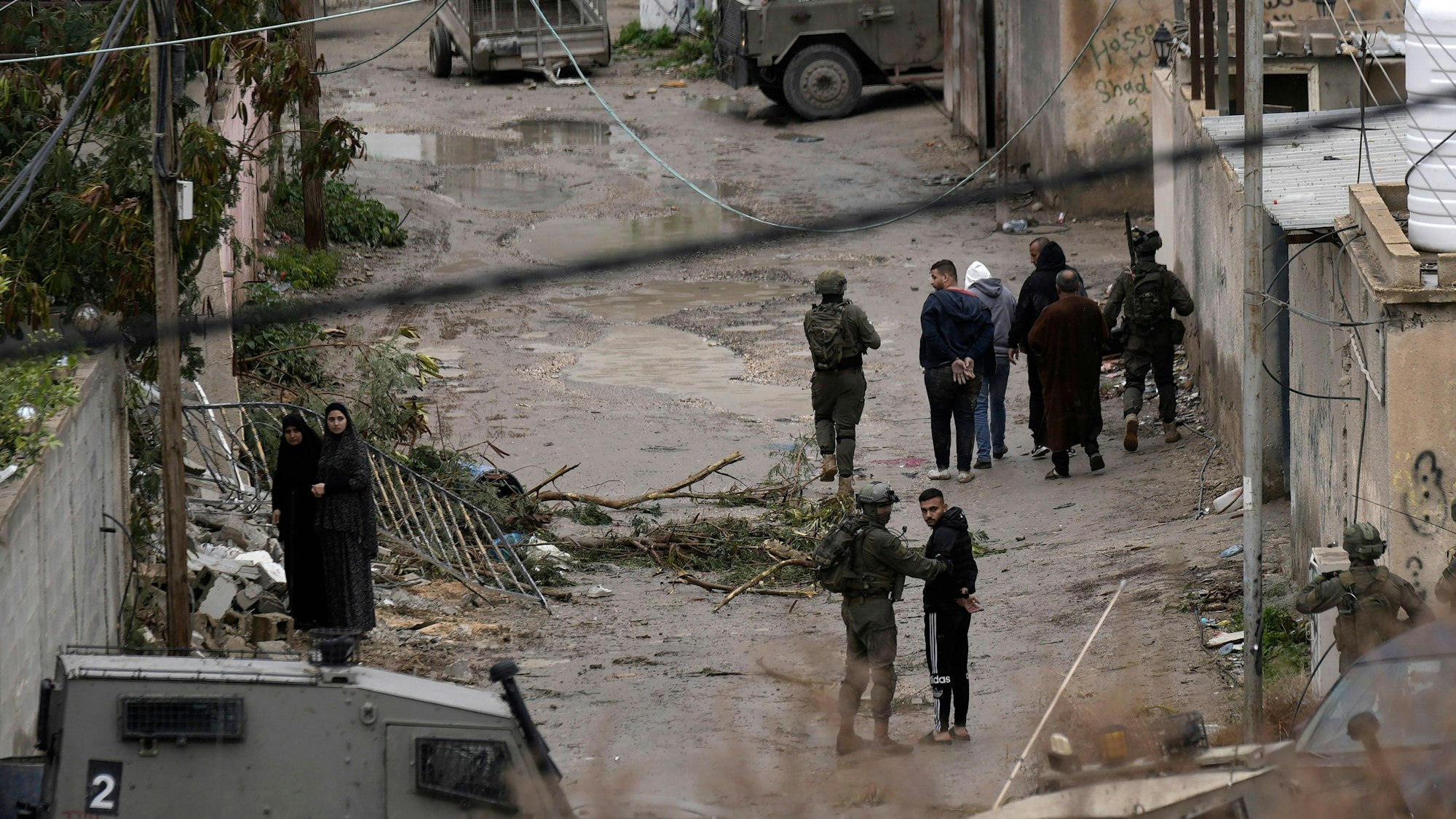 Israelische Streitkräfte nehmen Palästinenser südwestlich der Stadt Jericho fest. (Symbolbild)
