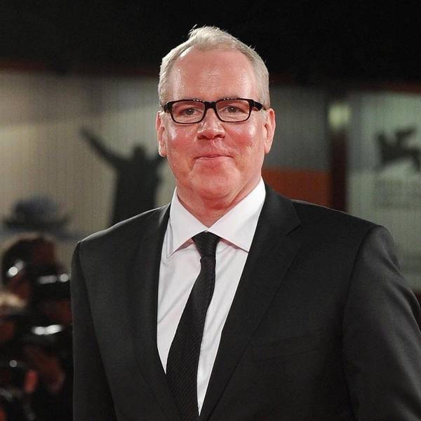 ARCHIV - 30.08.2013, Italien, Venedig: US-Schriftsteller Bret Easton Ellis kommt zur Aufführung von "The Canyons" beim 70. Filmfestival von Venedig. In seinem neuen Roman »Weiß« verbindet Bret Easton Ellis autobiografische Erlebnisse mit schonungslosen Beobachtungen und Erfahrungen, die er mit der amerikanischen Gesellschaft in den letzten Jahren gemacht hat. Foto: Ettore Ferrari/ANSA/dpa +++ dpa-Bildfunk +++
