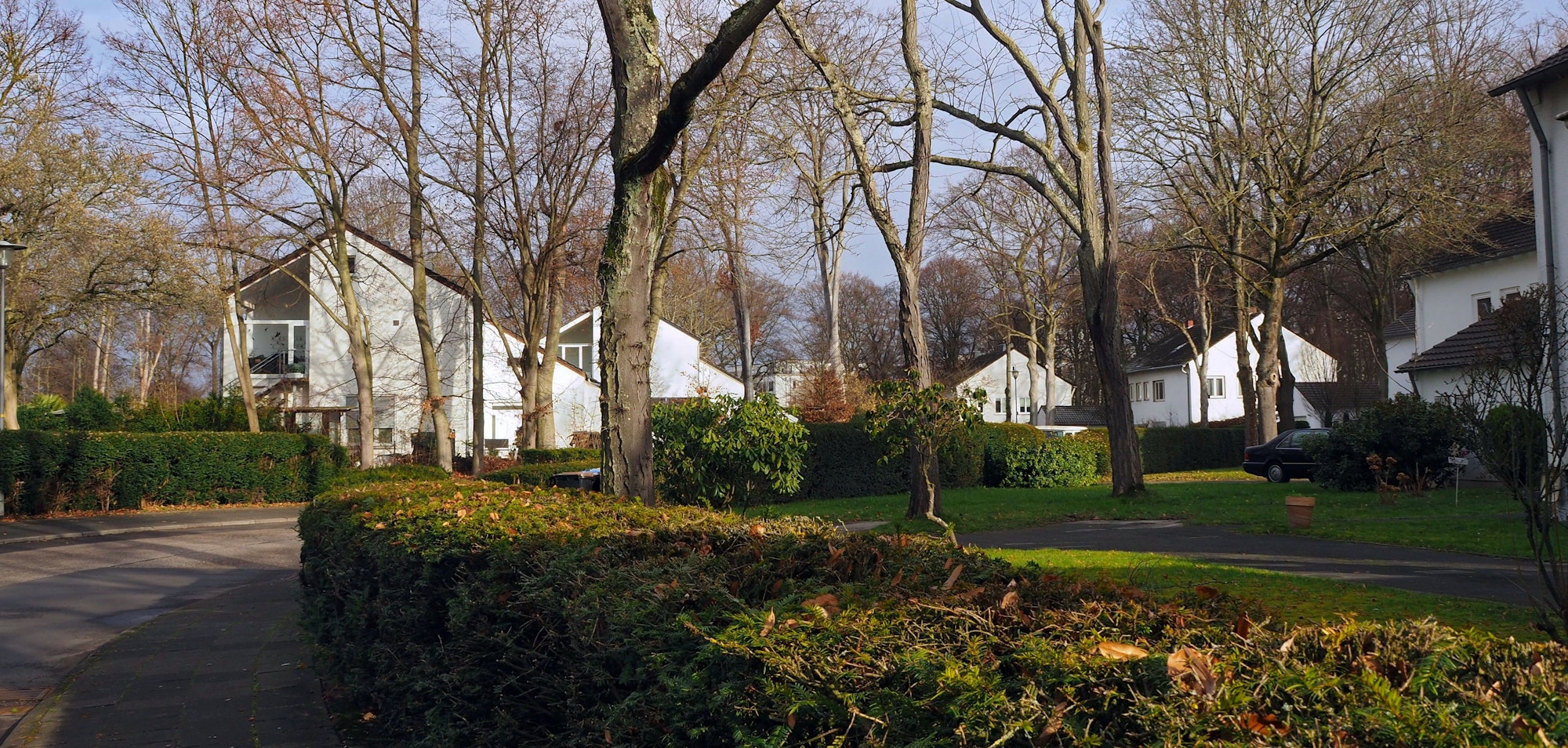 Die Häuser in der englischen Siedlung.