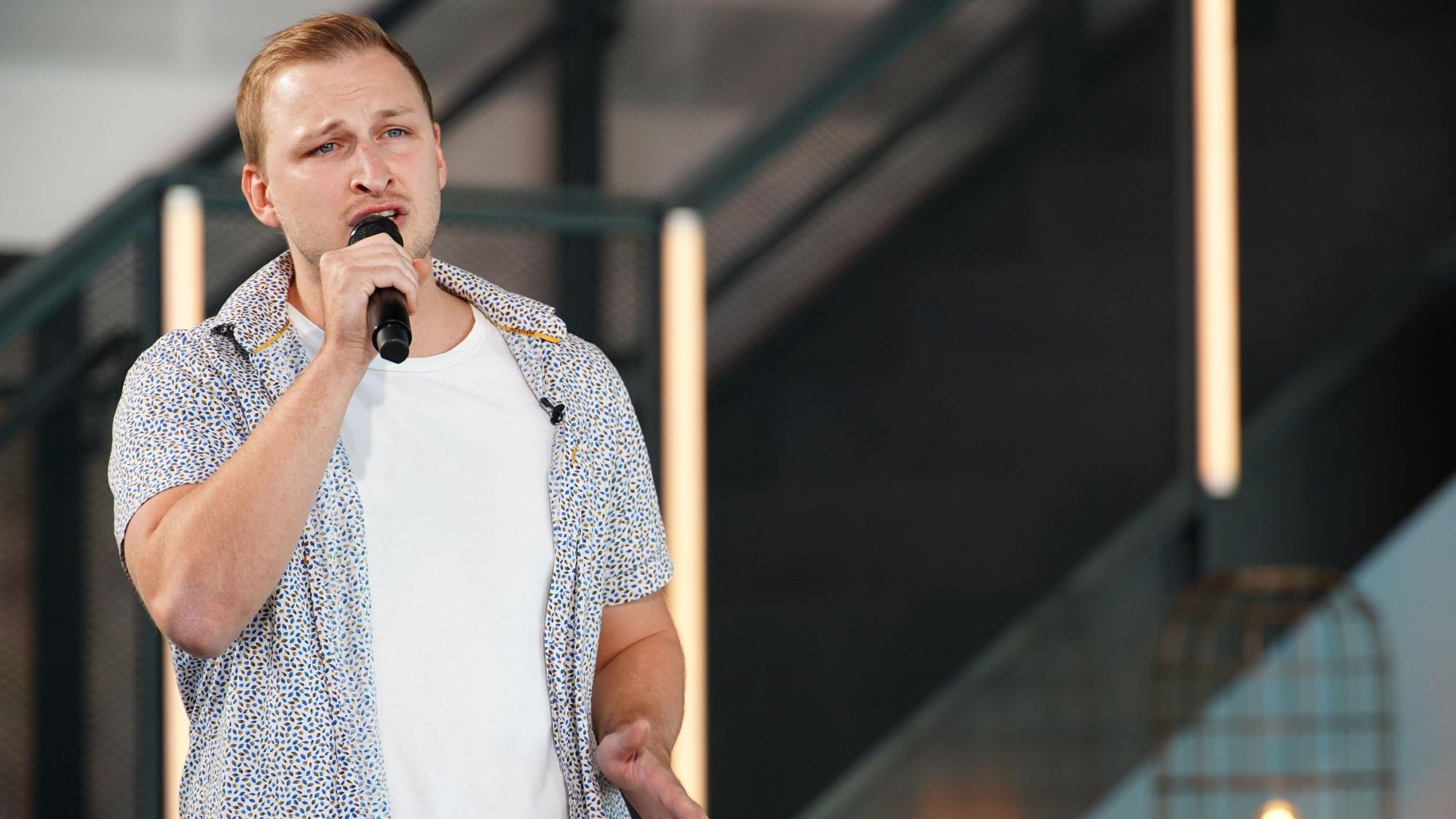 Das Foto zeigt David Leischik aus Hürth. Der 27-Jährige träumt davon, Superstar zu werden.