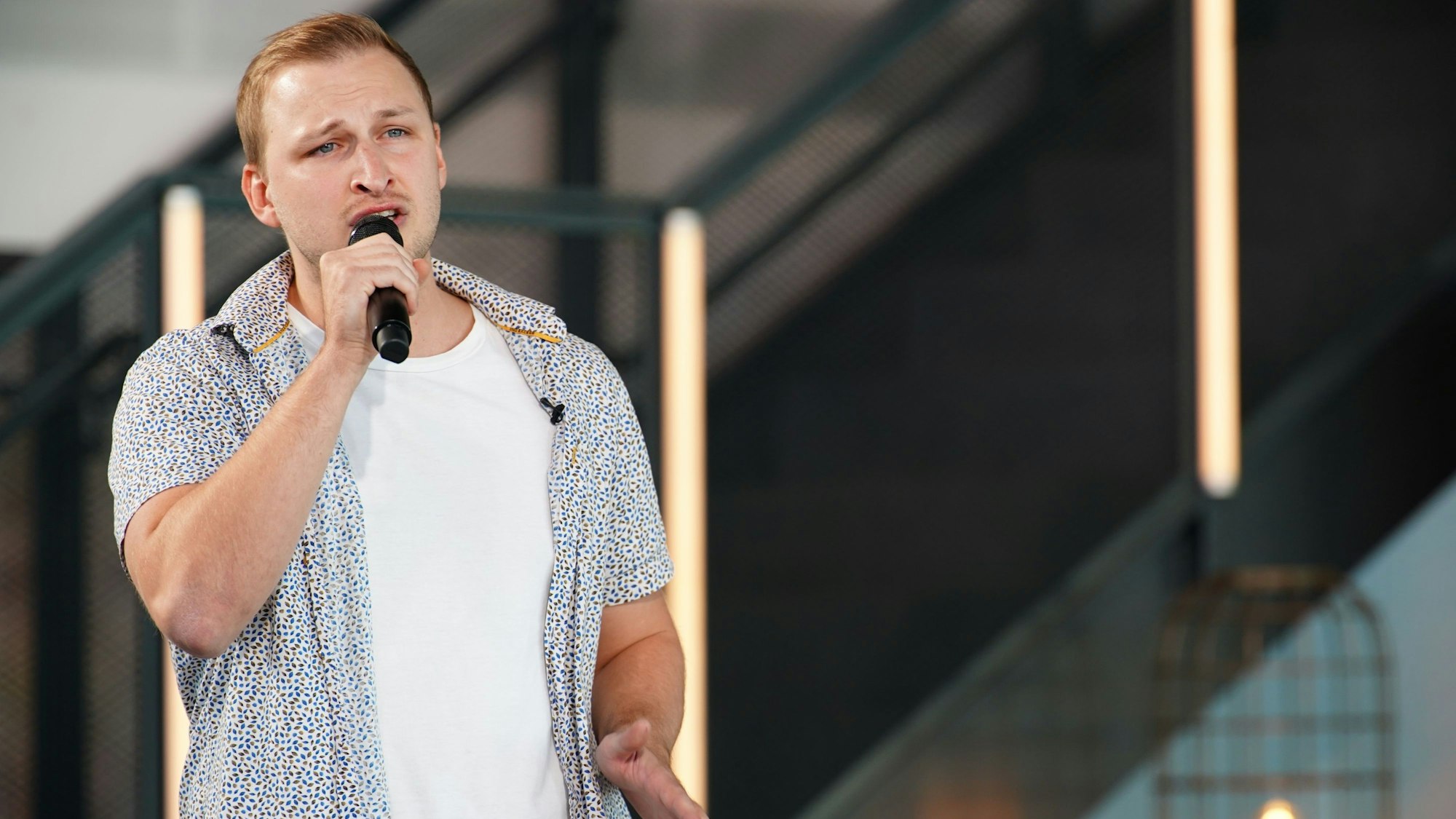 Das Foto zeigt David Leischik aus Hürth. Der 27-Jährige träumt davon, Superstar zu werden.