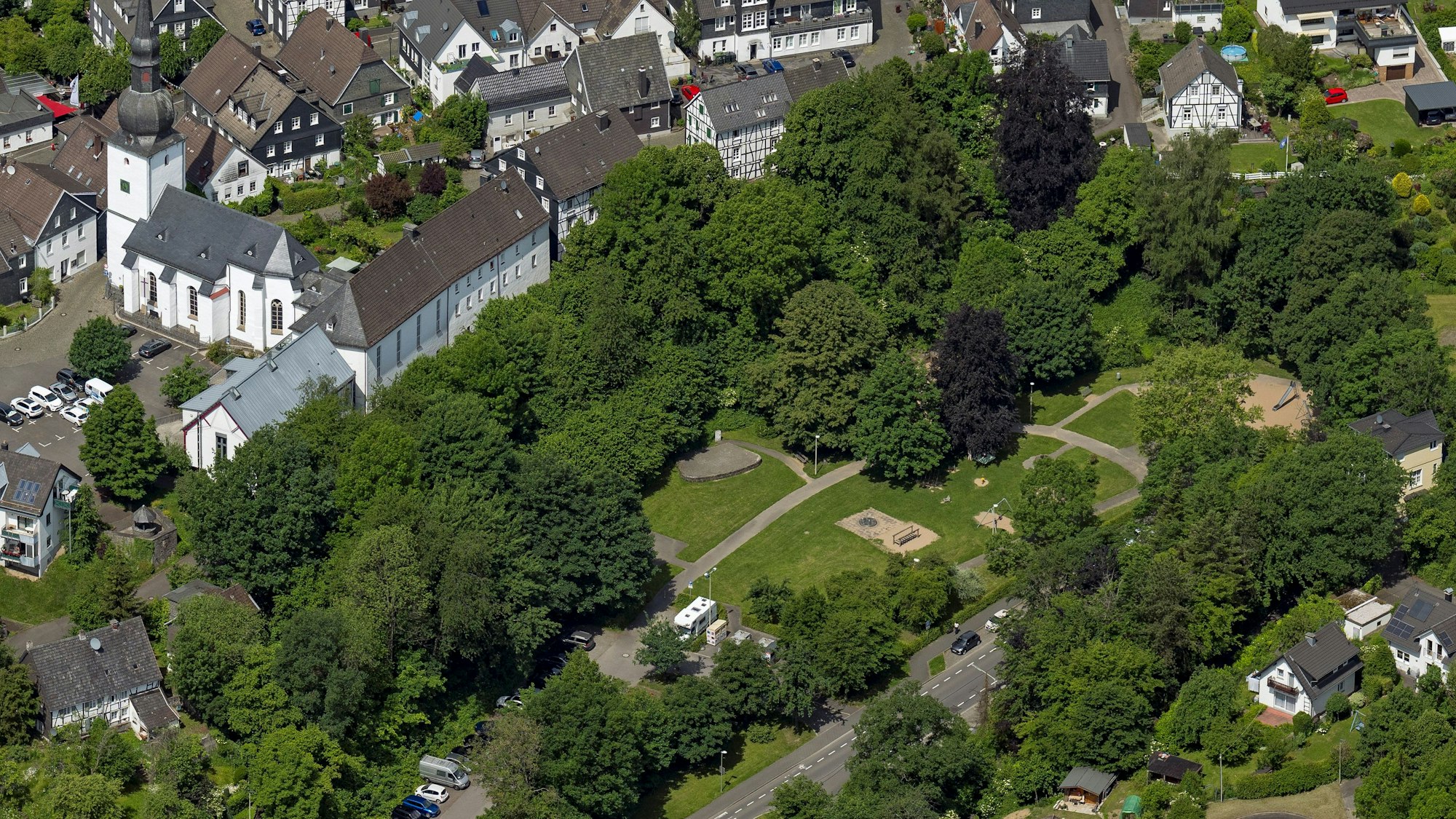 Blick aus der Vogelperspektive auf die Altstadt von Bergneustadt.