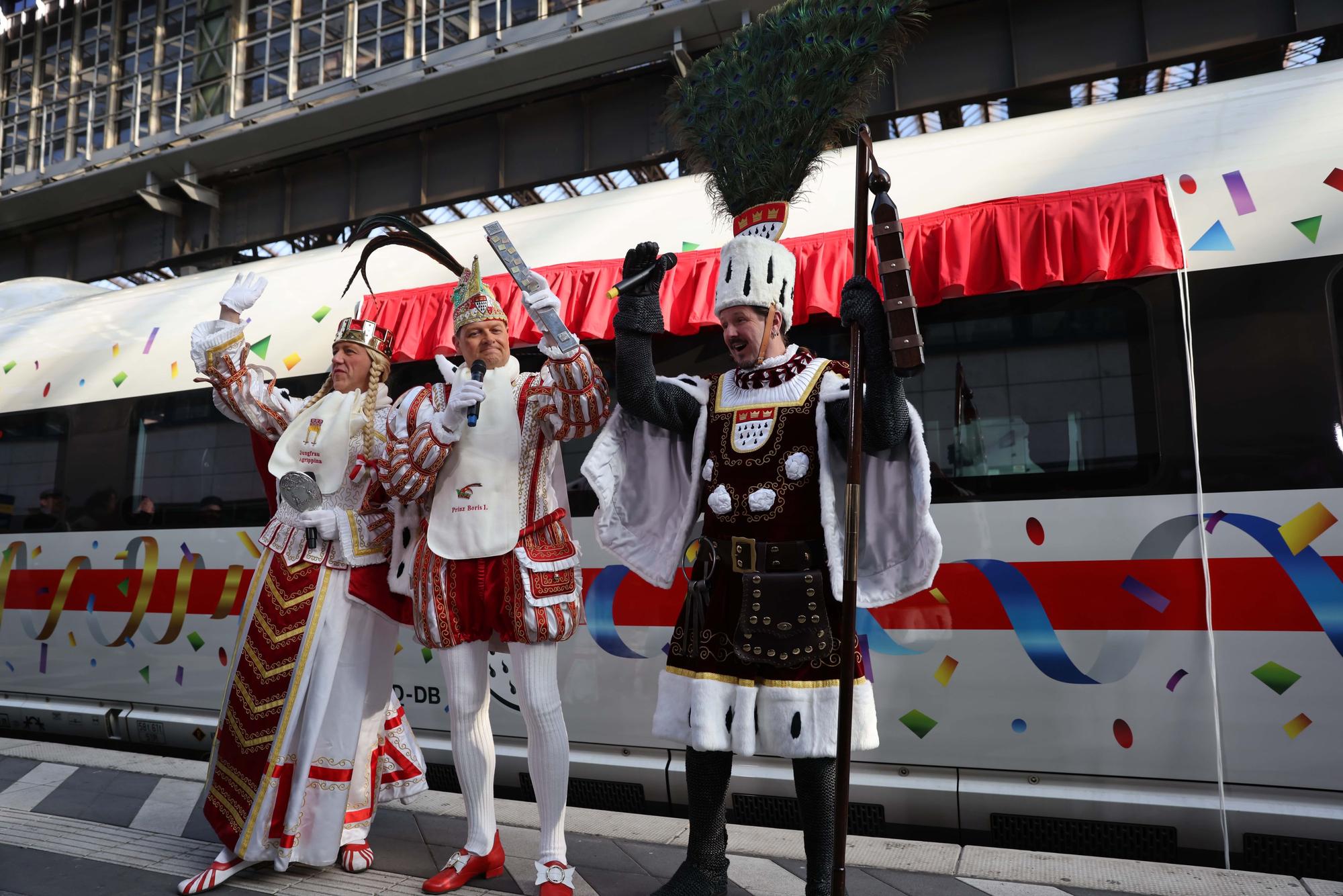 Köln, RSK, Zugtaufe durch das Dreigestirn