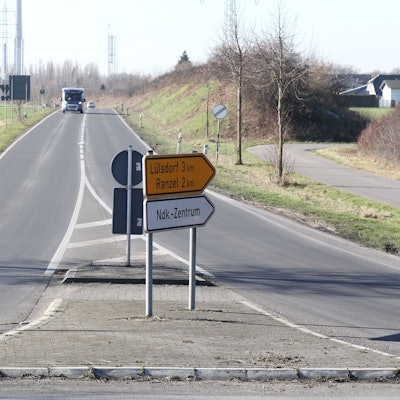 Auf Höhe des Kreisverkehrs von L 269 und L 82 soll die geplante Rheinspange 553 in einen Rheintunnel übergehen.