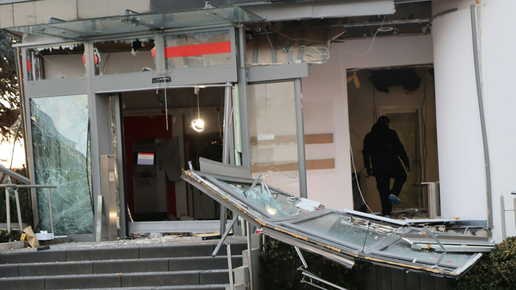 Zerstörte Filiale in Bornheim.