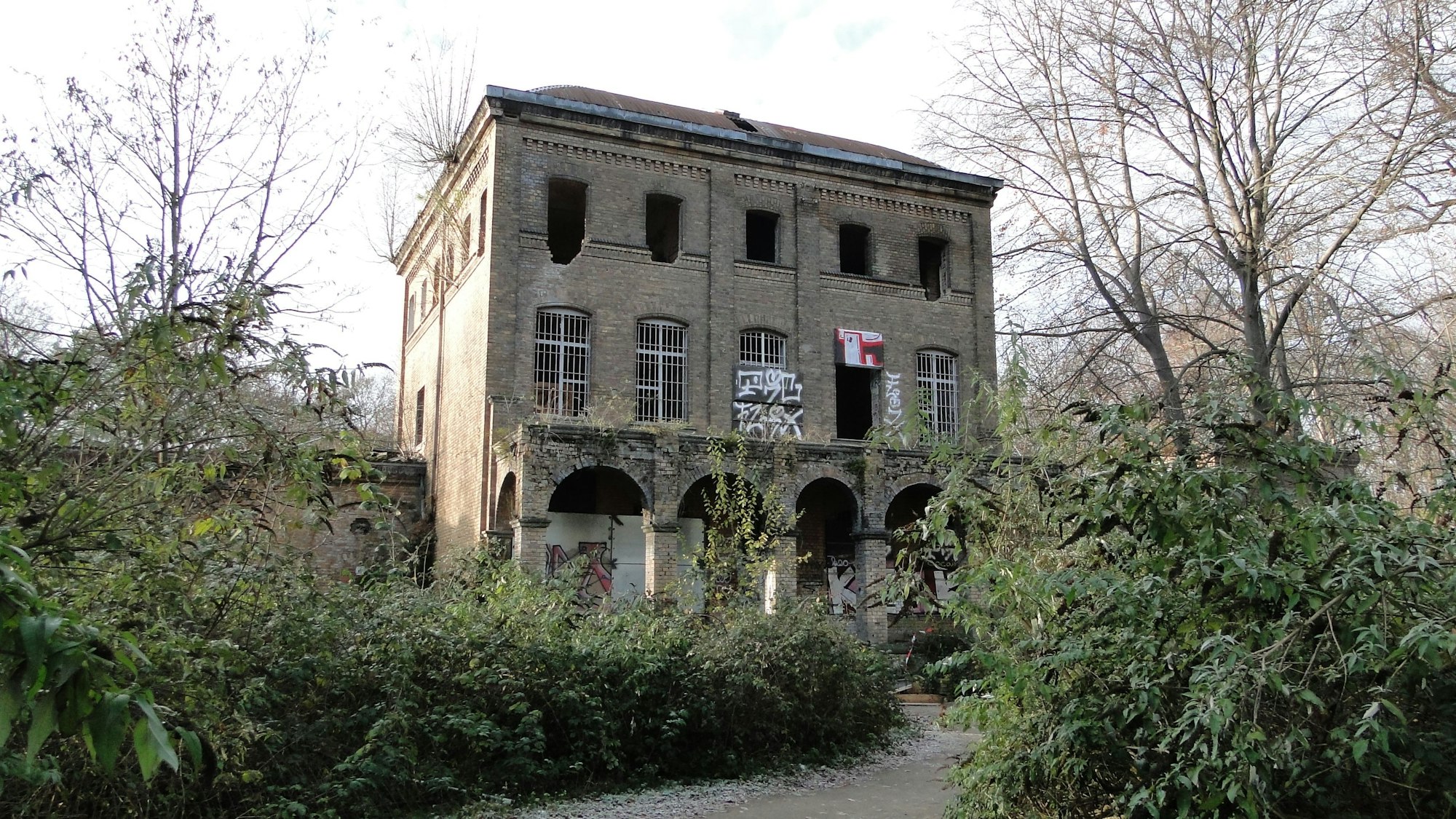 Jahrzehntelang verfiel das Haus Fühlingen immer mehr.