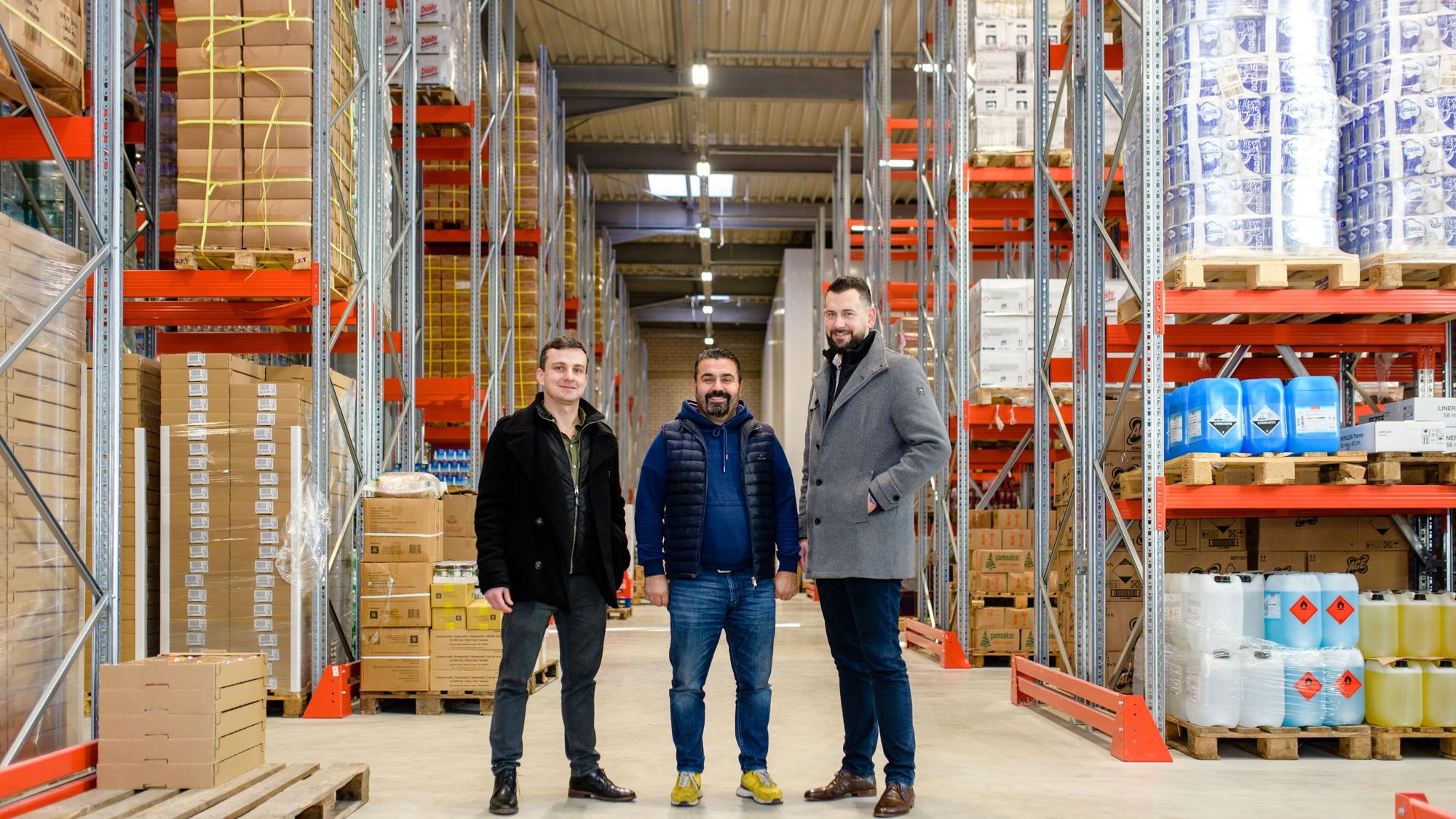 Geschäftsführer Canan Karadag (m.) mit Kai Kröger (r.) und Sascha Maschinski (l.) von Kölnbusiness.