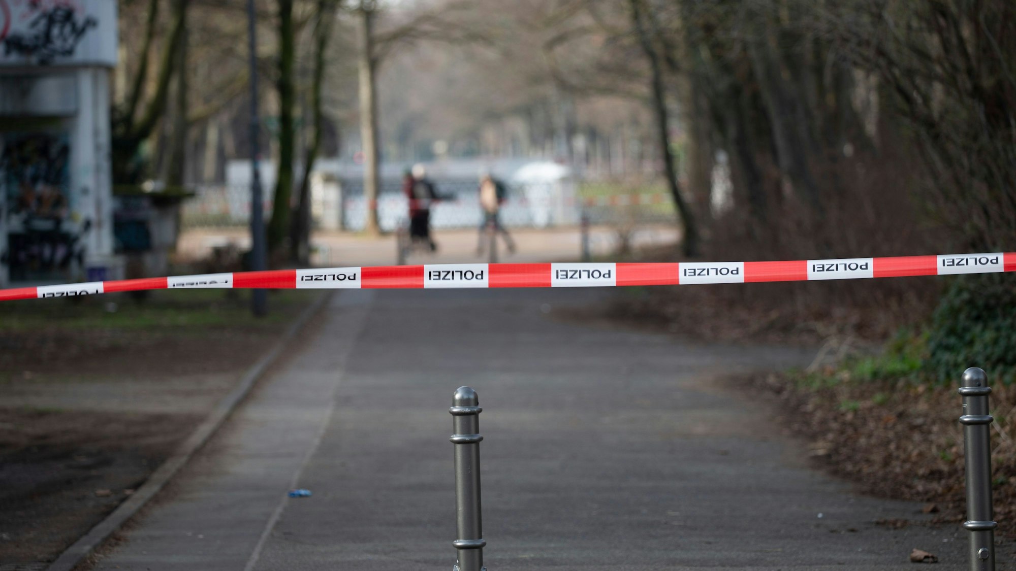 In Lindenthal ist ein Fünf-Zentner-Blindgänger aus dem Zweiten Weltkrieg gefunden worden und musste am gleichen Tag entschärft werden.