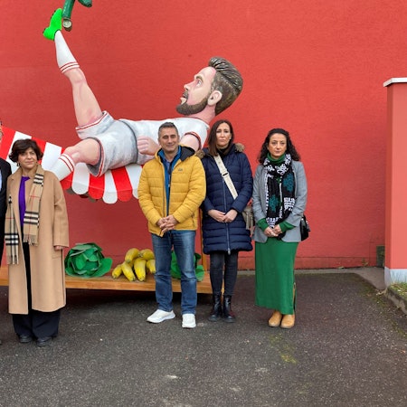 Christoph Kuckelkorn, Präsident des Festkomitees Kölner Karneval (2.v.l.) neben Berivan Aymaz, Vizepräsidentin des Landtags NRW, und Vertretern alevitischer, türkischer und kurdischer Gemeinden.