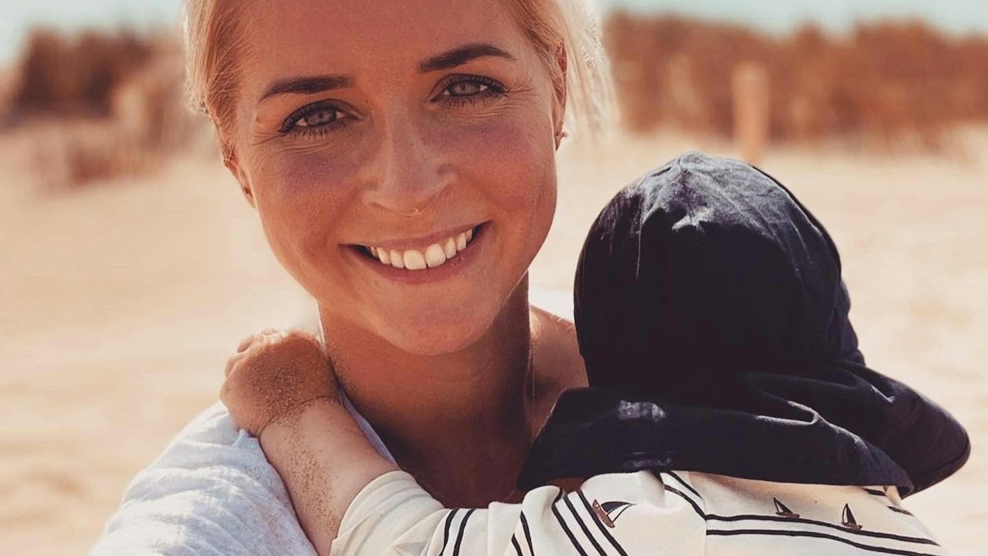 Julia Schmitz aus Bornheim ist überzeugt, gerade als „vorbildliche Mutter“ die richtige Entscheidung getroffen zu haben.