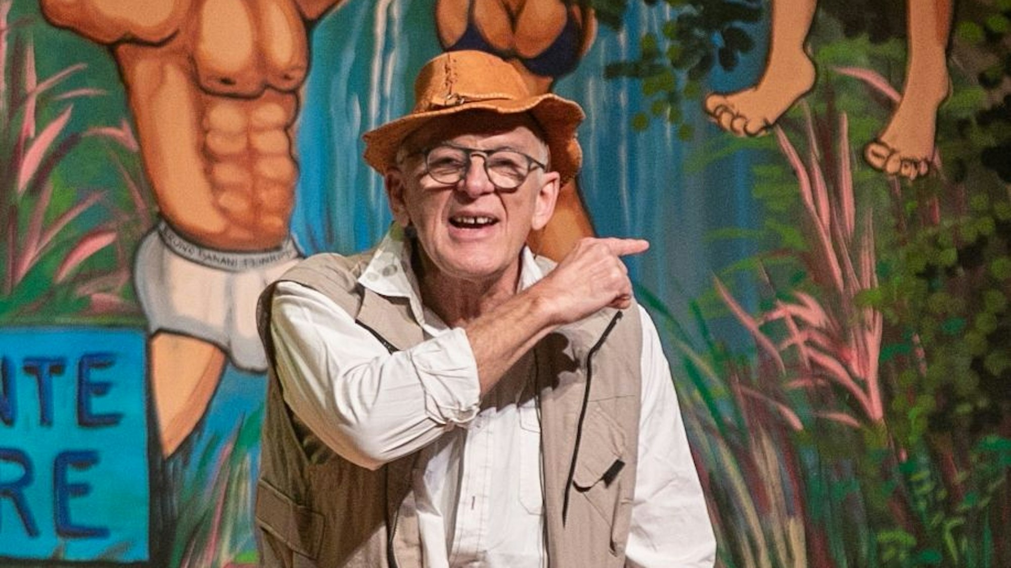 „Indiana Frank“ scheute bei der Landsturmsitzung nicht davor zurück, auch die Ordnungshüter aufs Korn zu nehmen.