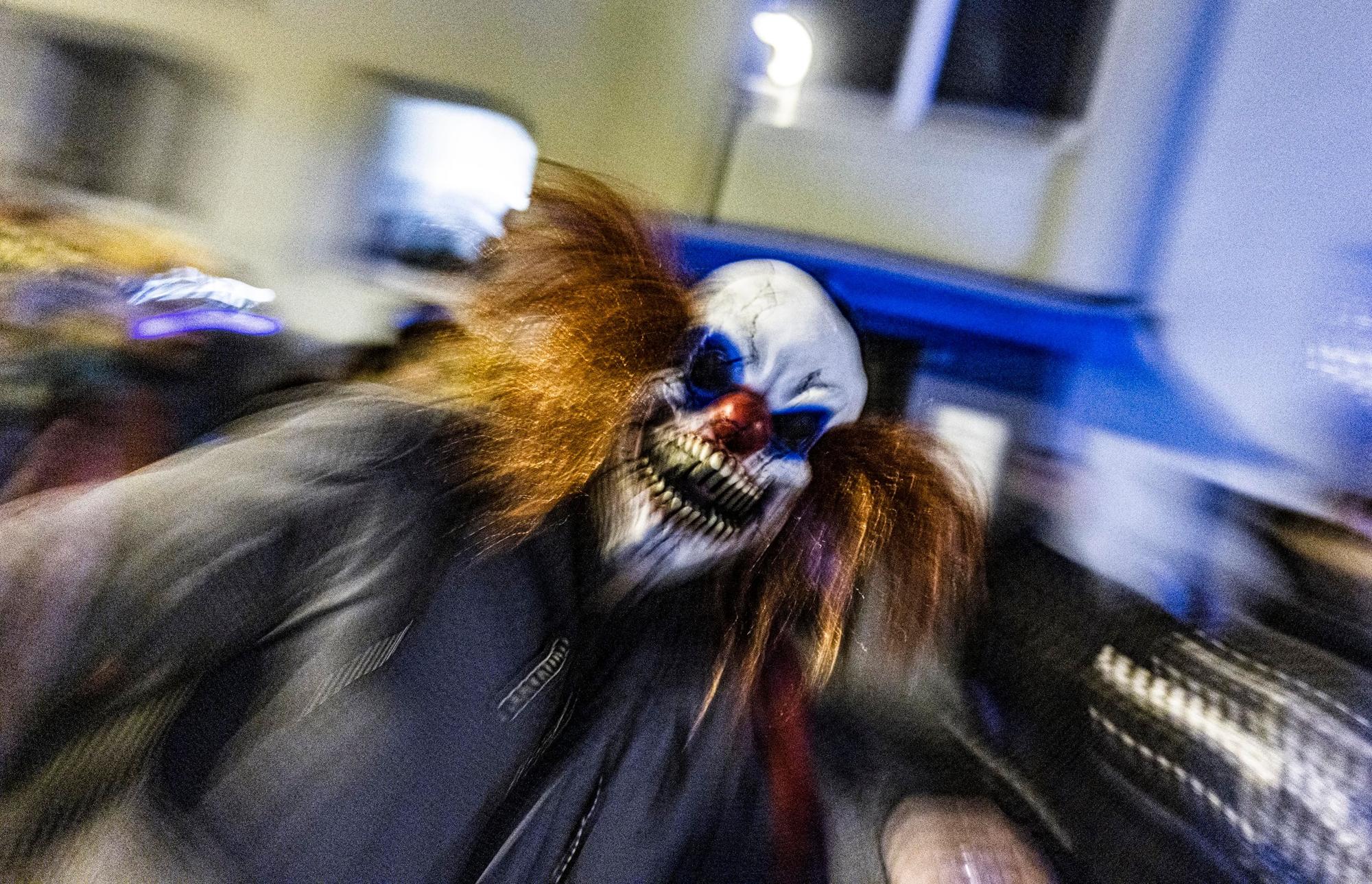 Gestalten in der Nacht