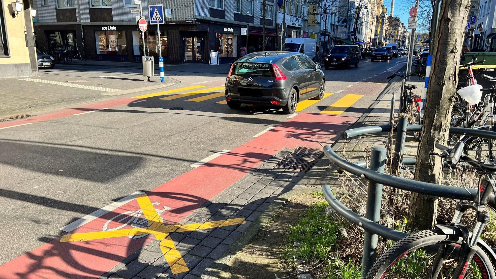 Die Lage auf der Venloer Straße ist für viele weiterhin unübersichtlich