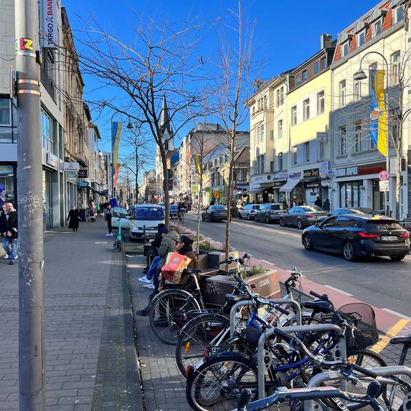 Auf der Venloer Straße läuft ein Verkehrsversuch.