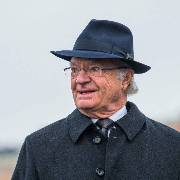 König Carl Gustaf mit Hut.