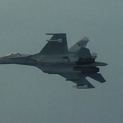 Ein SU-27-Flanker des russischen Militärs, fotografiert von einem deutschen Eurofighter. Neben dem SU 27-Flanker wurde auch eine Iljuschin-20 Coot-A abgefangen. (Archivfoto)